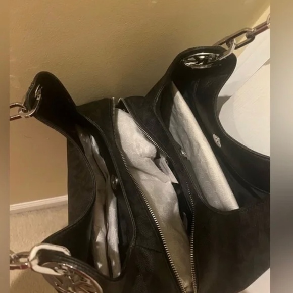 Michael Kors Large Fulton Logo Handbag - Picture 4 of 8